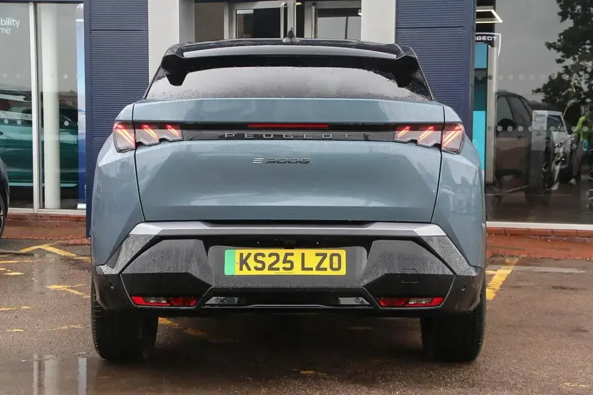 Used Peugeot e-3008 GT 156 kW (213 HP) 2025 Blue SUV