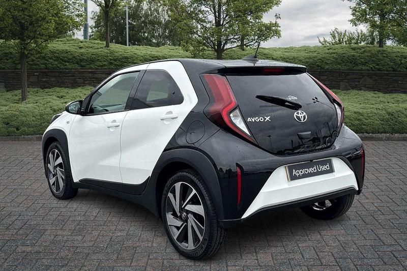 Used Toyota Aygo X 72 HP (52 kW) 2025 White SUV