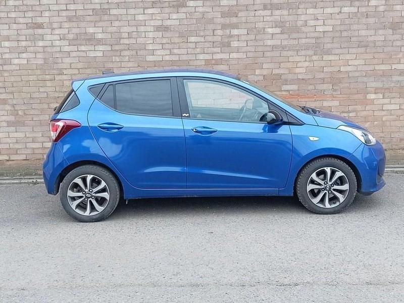 Used Hyundai i10 67 HP (49 kW) 2019 Blue Hatchback