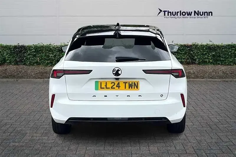 Second-hand Vauxhall Astra 114 kW (156 CP) 2024 Alb Break