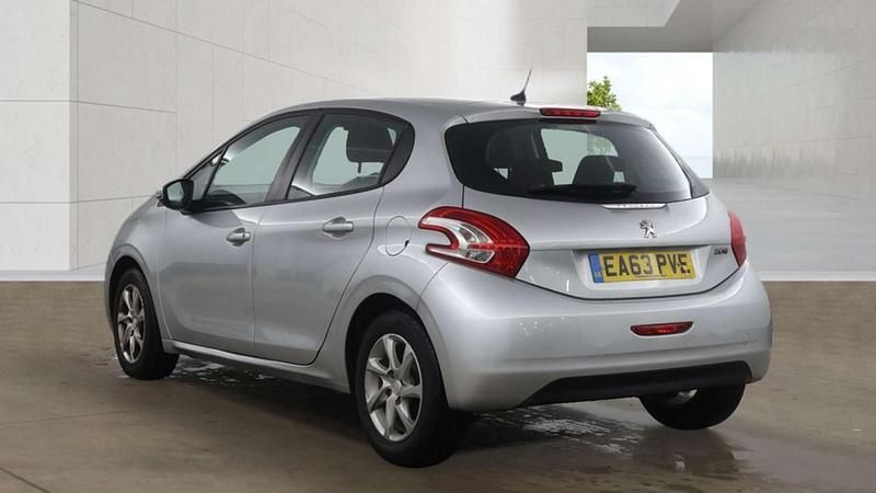 Used Peugeot 208 Active 2013 Silver Hatchback