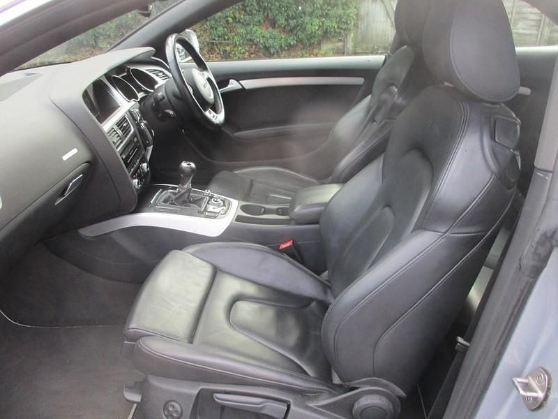 Begagnad Audi A5 S-Line 190 HK (139 kW) 2015 Silver Sportkupé