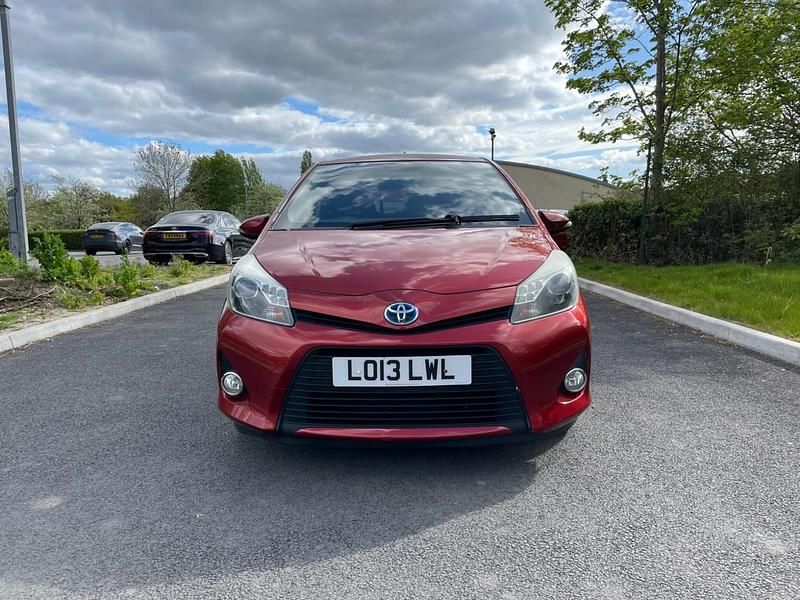 Usata Toyota Yaris Hybrid T4 2013 Rosso Utilitaria