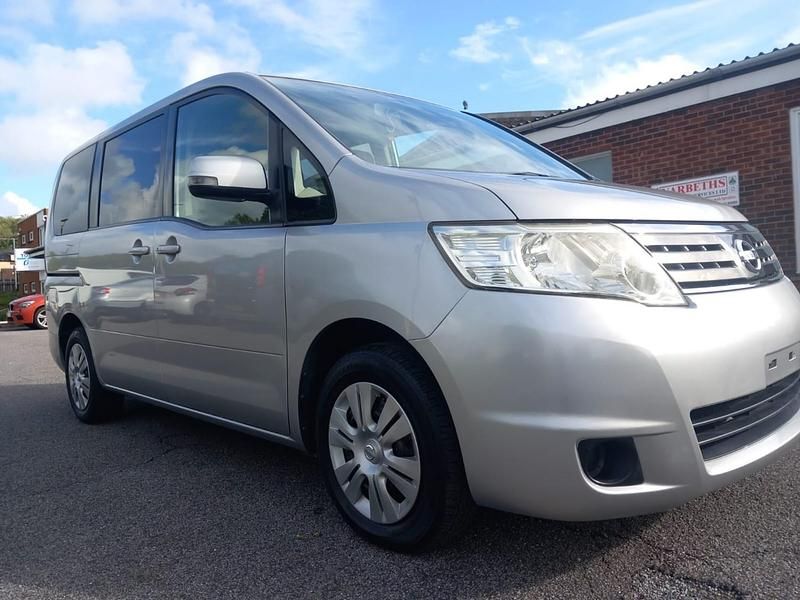 Used Nissan Serena 2008 Silver MPV
