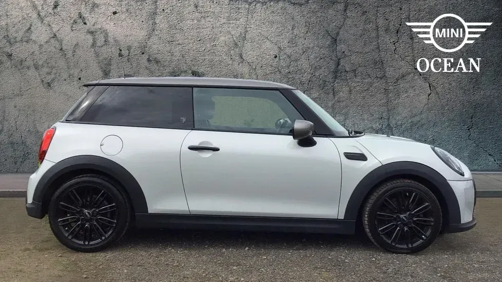 Used Mini Cooper Exclusive 134 HP (98 kW) 2022 Silver Hatchback