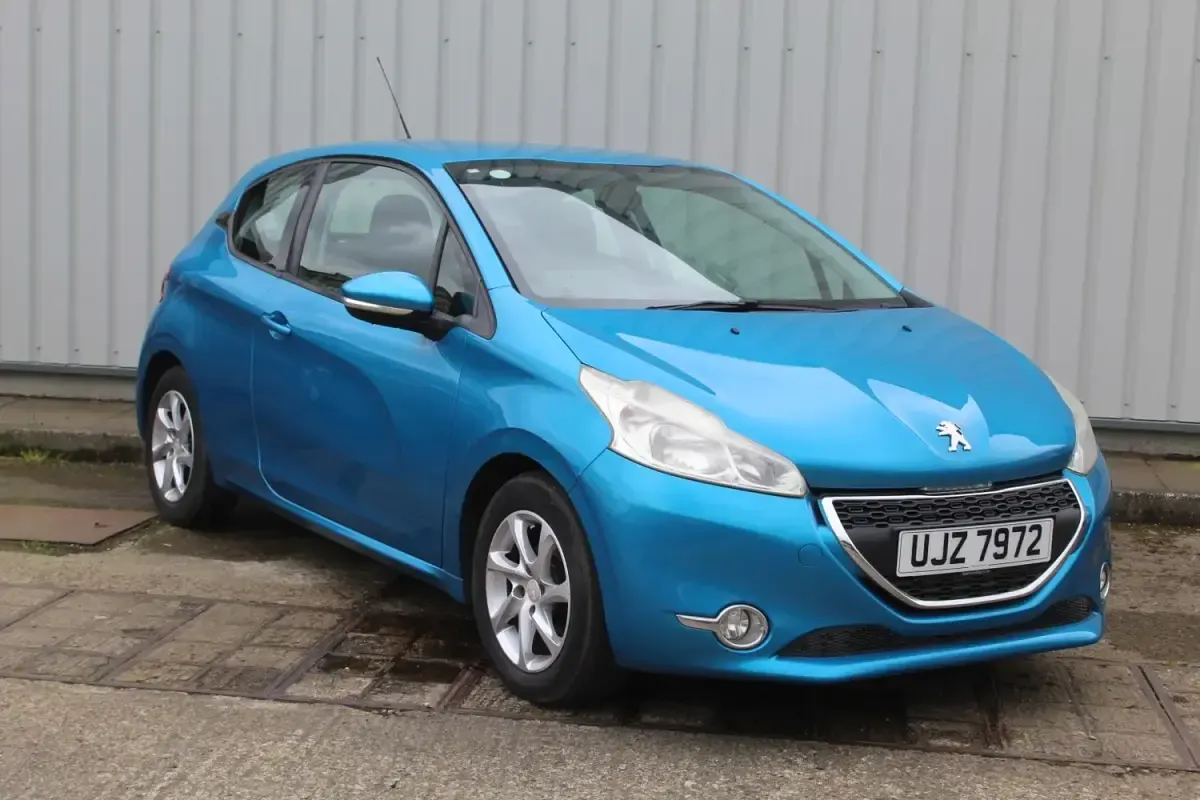 Begagnad Peugeot 208 Active 2013 Blå Halvkombi