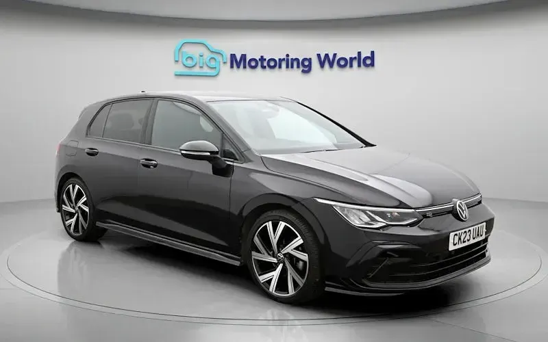 Usado VW Golf VIII R-line 150 CV (110 kW) 2023 Negro Utilitario