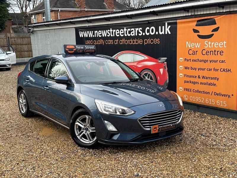 Used Ford Focus Zetec 95 HP (69 kW) 2019 Blue Hatchback