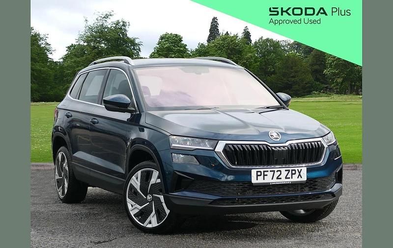 Petrol blue metallic Used 2023 Skoda Karoq SE L SUV | £21,795 (Fair price) - Image 1/4