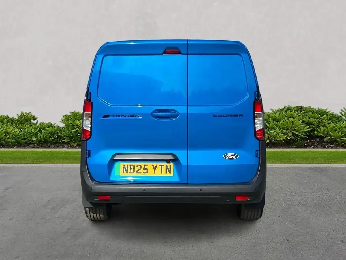Used Ford E-Transit Limited 100 kW (136 HP) 2025 Blue Van