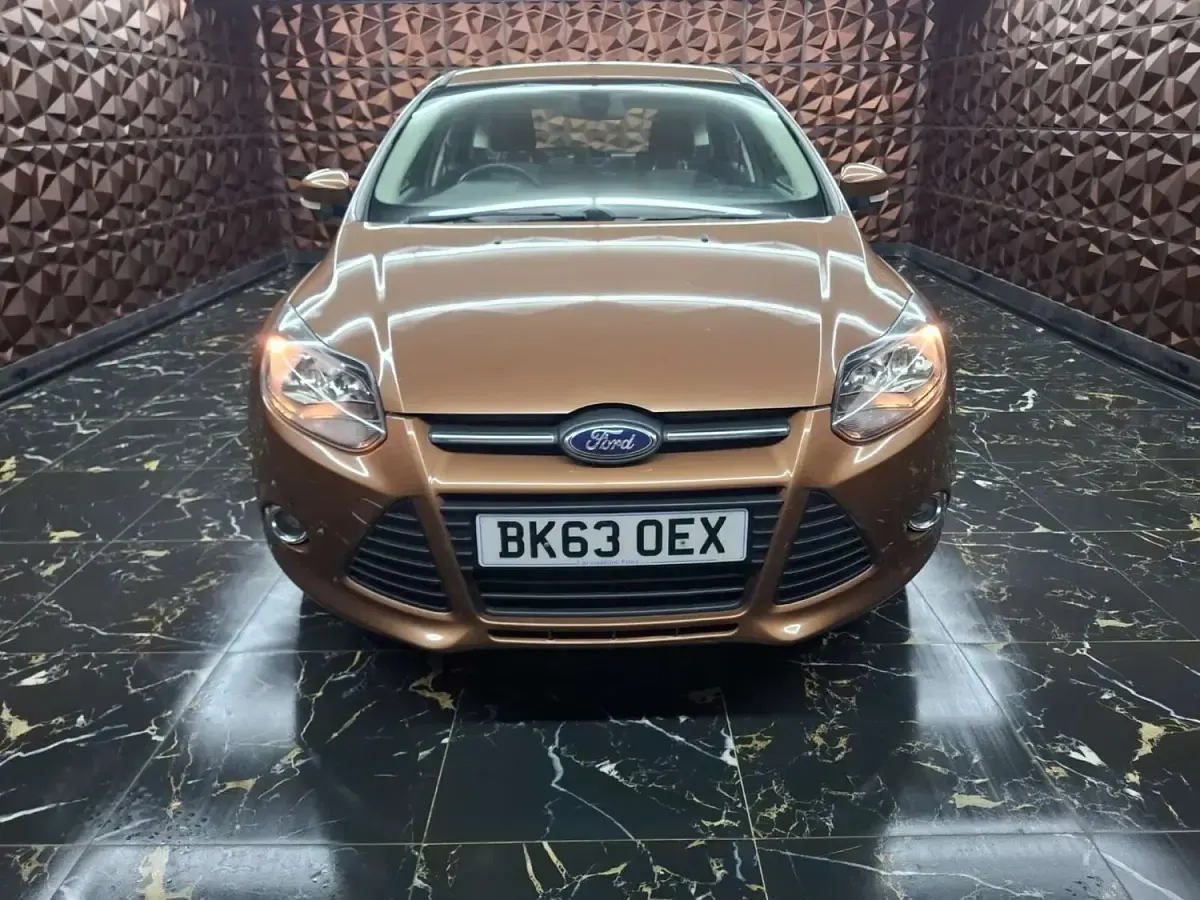 Used Ford Focus Zetec 2013 Brown Hatchback