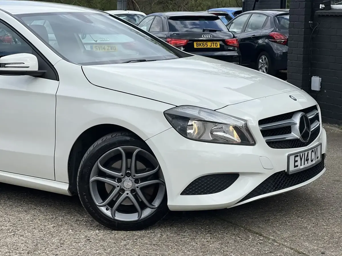 Used Mercedes A200 156 HP (114 kW) 2014 White Hatchback