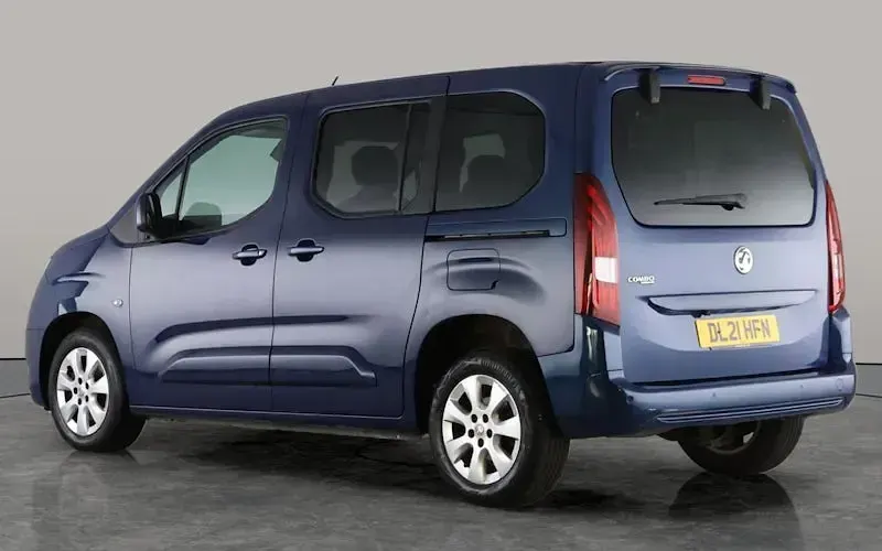 Used Vauxhall Combo S 102 HP (75 kW) 2021 Blue MPV