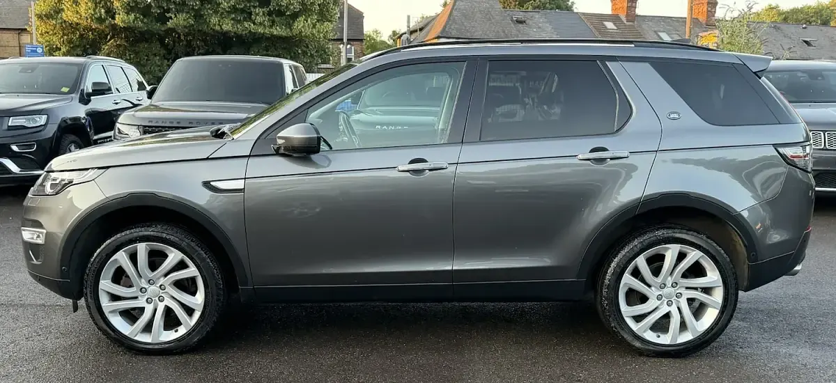 Used Land Rover Discovery 5 HSE Luxury 240 HP (176 kW) 2019 Grey SUV
