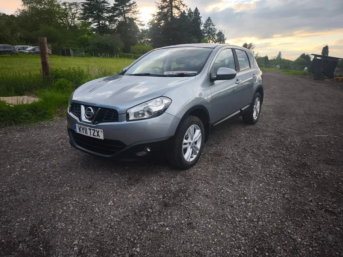Begagnad Nissan Qashqai Acenta 141 HK (103 kW) 2011 Grå SUV