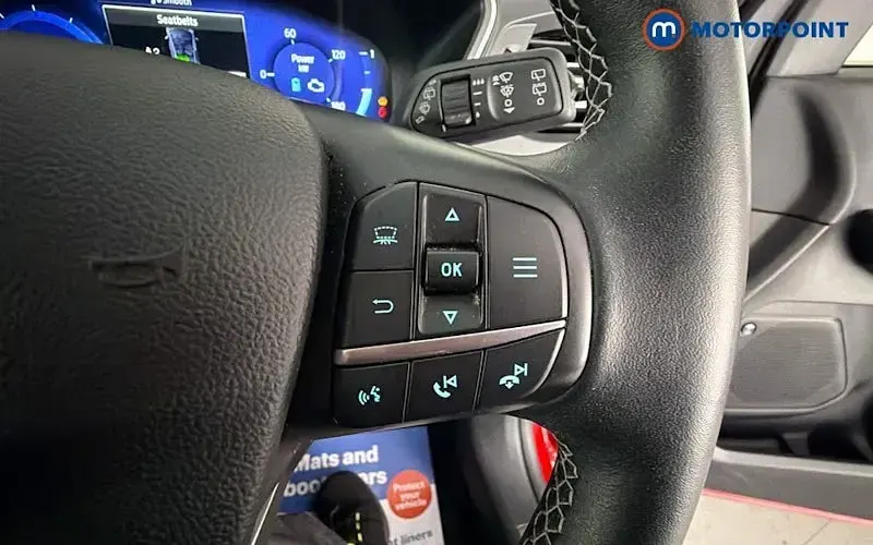 Used Ford Kuga Vignale 224 HP (164 kW) 2021 Red SUV