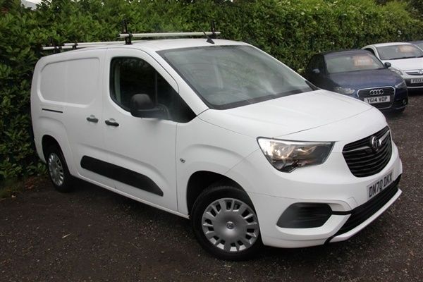 White Used 2020 Vauxhall Combo Sportive MPV | £7,800 (A bit pricey) - Image 1/1