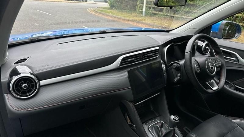Image 3/4