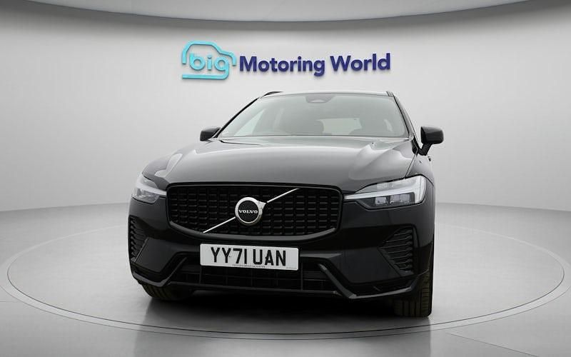 Used Volvo XC60 R-Design 250 HP (183 kW) 2021 Black SUV