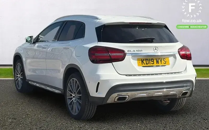 Used Mercedes GLA180 AMG line 122 HP (89 kW) 2019 White SUV
