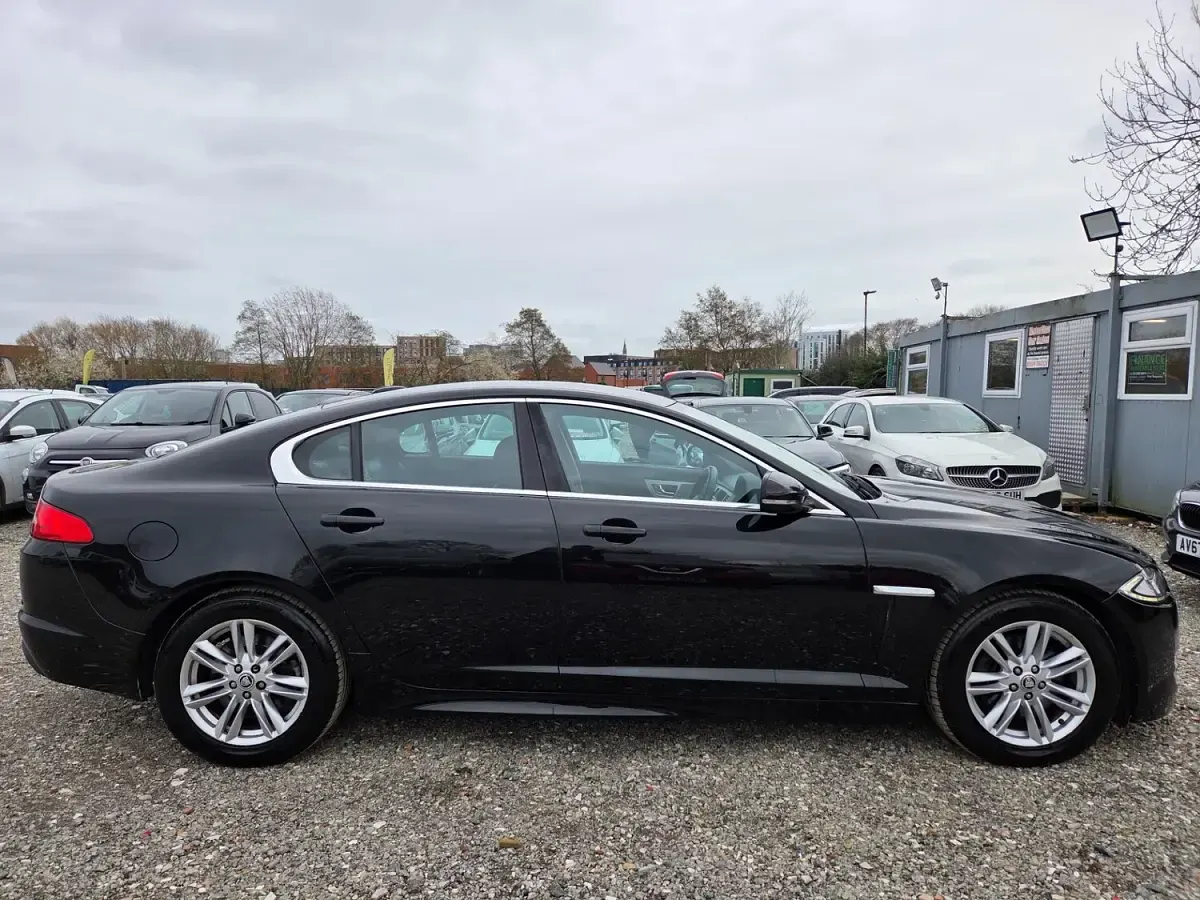 Used Jaguar XF Luxury 187 HP (137 kW) 2012 Black Sedan