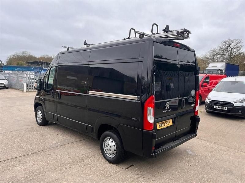 Used Peugeot Boxer 130 HP (95 kW) 2019 Black Van