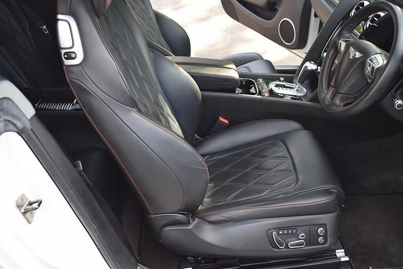 Begagnad Bentley Continental 2013 Vit Sedan