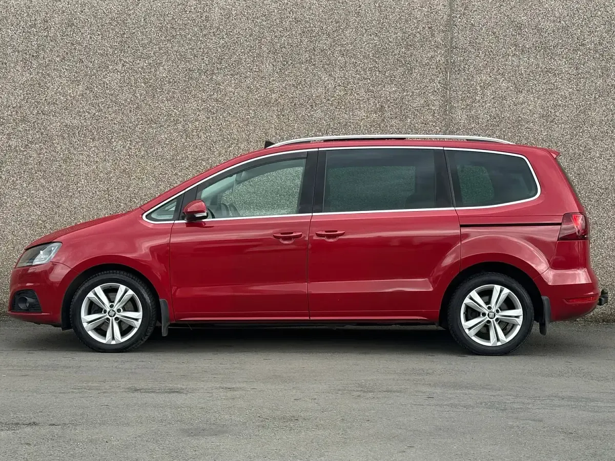 Used Seat Alhambra XCELLENCE 150 HP (110 kW) 2018 Red MPV