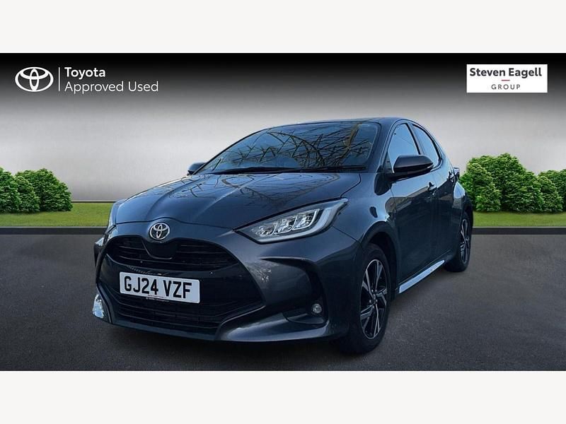 Used Toyota Yaris Hybrid Design 116 HP (85 kW) 2024 Grey Hatchback