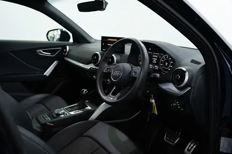 Used Audi Q2 S-Line 150 HP (110 kW) 2023 Blue SUV