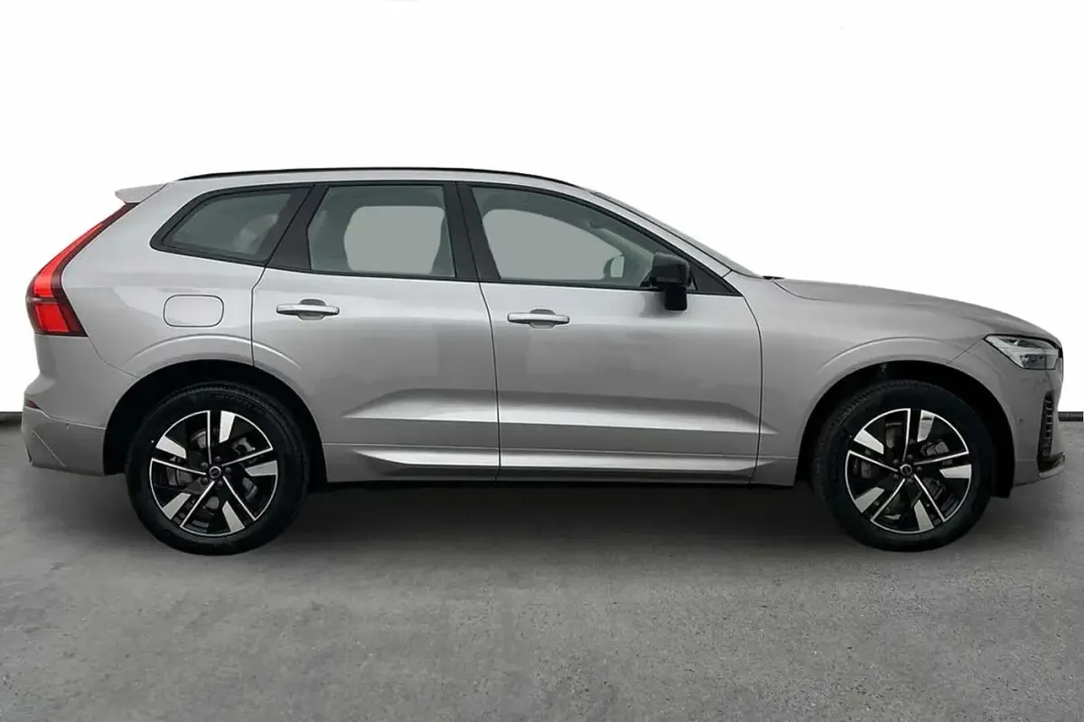New Volvo XC60 Plus 345 HP (253 kW) 2026 Silver SUV