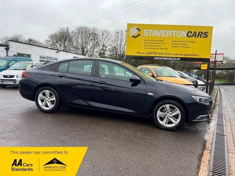 Used Vauxhall Insignia Design Edition 2018 Blue Hatchback