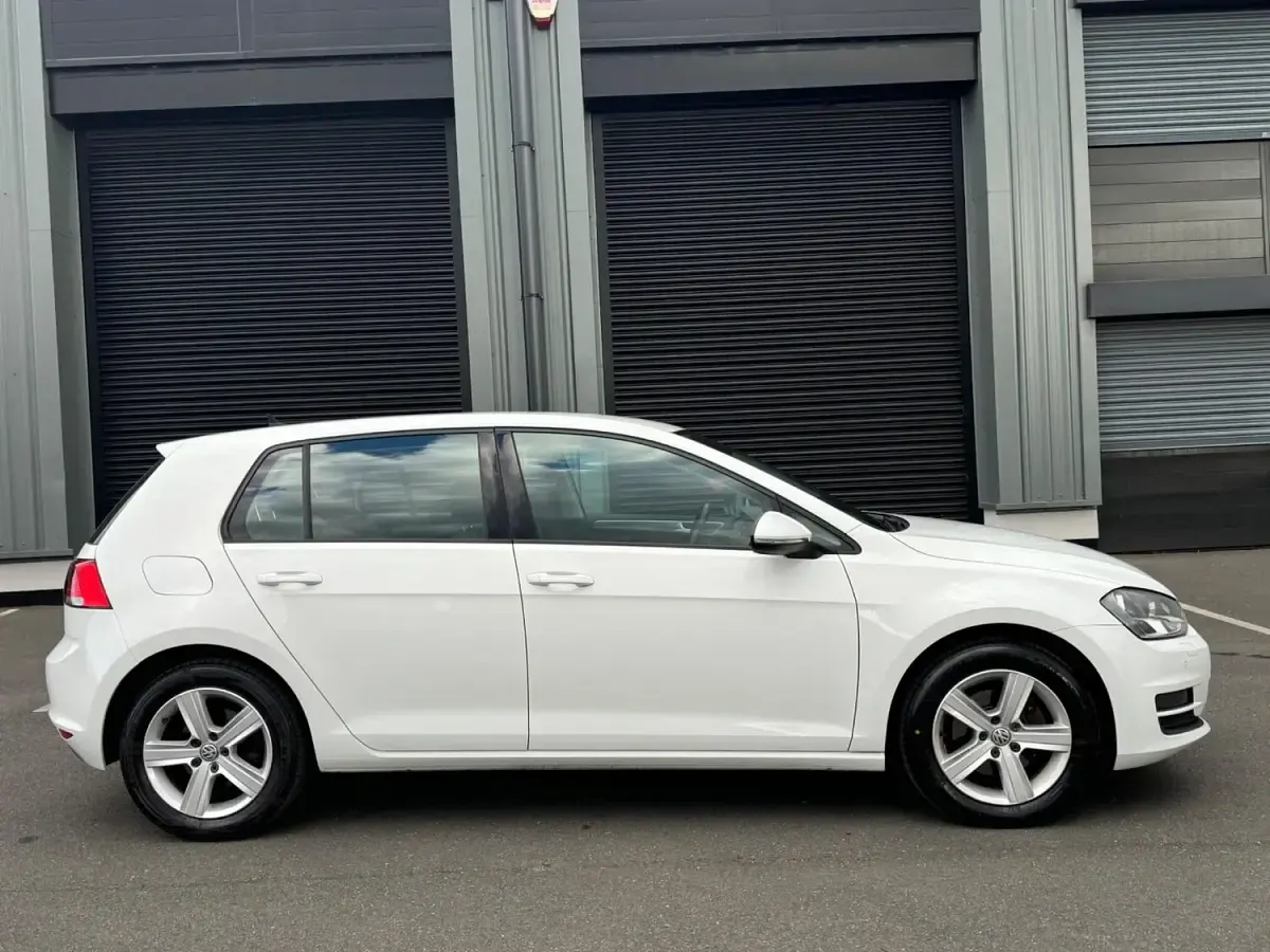 Used VW Golf VII Edition 125 HP (91 kW) 2016 White Hatchback