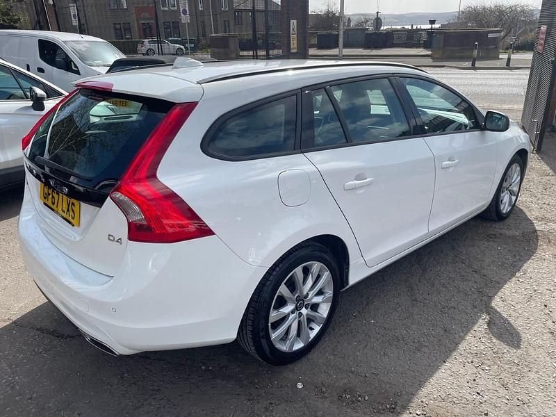 Used Volvo V60 Business Edition 190 HP (139 kW) 2017 White Estate