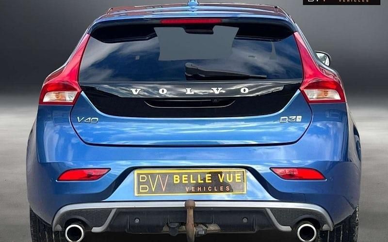 Gebraucht Volvo V40 R-Design Pro 150 PS (110 kW) 2018 Blau Kleinwagen