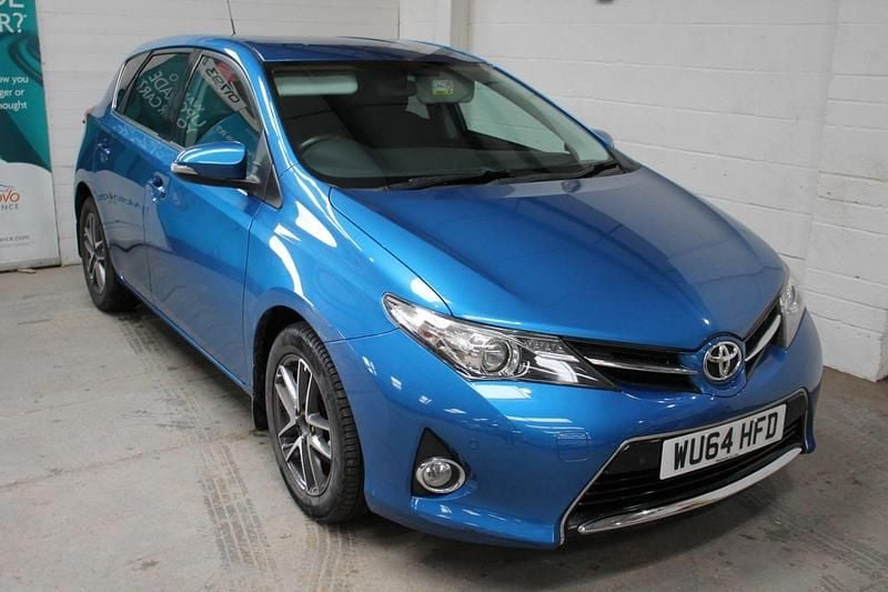 Blue Used 2014 Toyota Auris Plus Hatchback | £7,295 (Fair price) - Image 1/4
