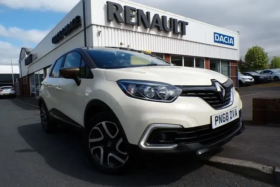 Second-hand Renault Captur Iconic 90 CP (66 kW) 2018 Alb SUV