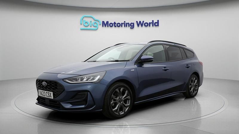 Used Ford Focus ST-Line 125 HP (91 kW) 2023 Blue Estate