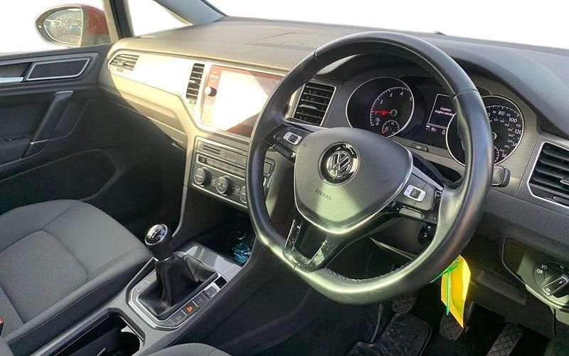 Second-hand VW Golf VII Match 131 CP (96 kW) 2019 Hatchback