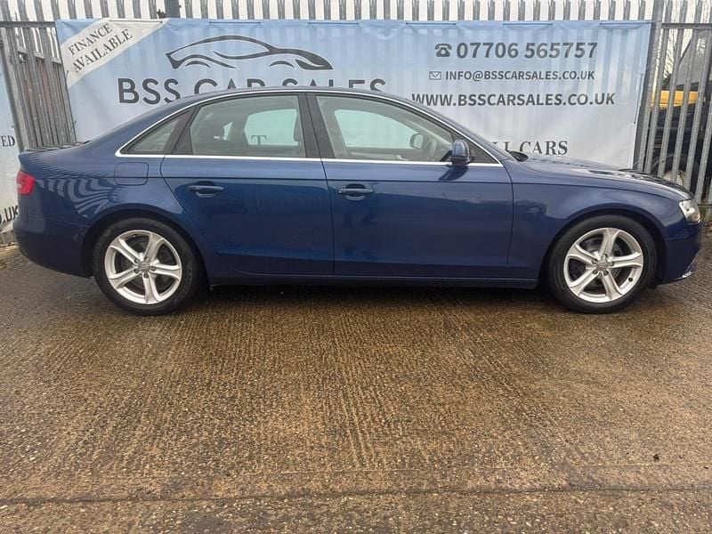 Usado Audi A4 136 CV (100 kW) 2013 Azul Berlina
