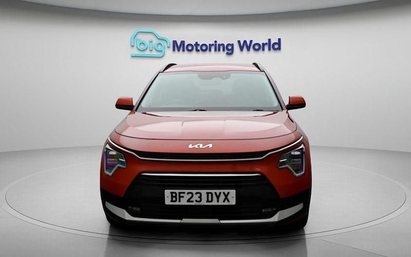 Used Kia Niro 141 HP (103 kW) 2023 Orange SUV