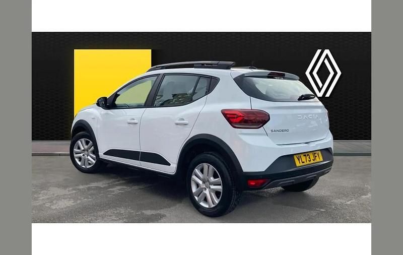Used Dacia Sandero Expression 90 HP (66 kW) 2023 White SUV