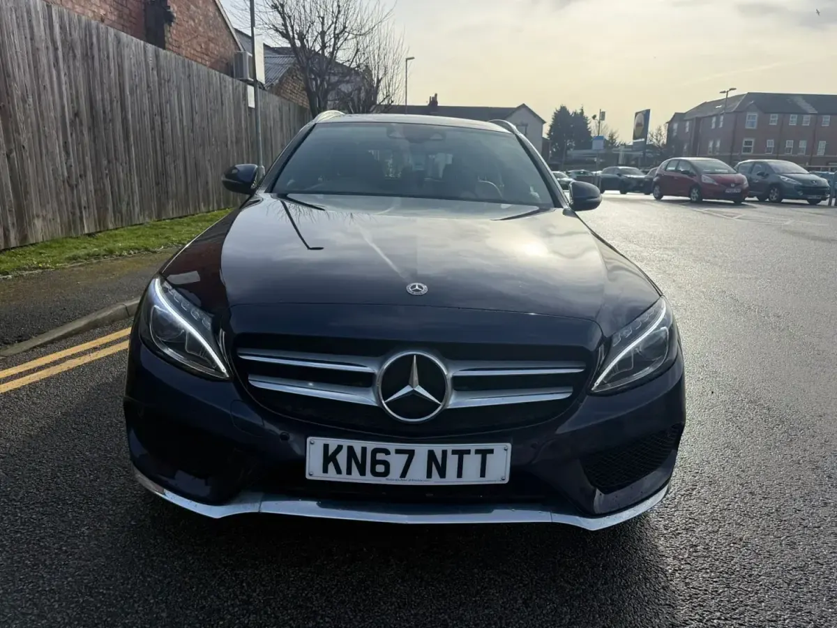 Usado Mercedes C220 AMG line 2017 Azul Carrinha