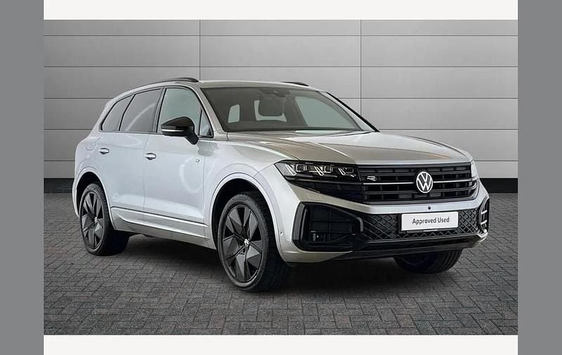 Silver Used 2025 VW Touareg Black Edition SUV | £49,790 (Good price) - Image 1/3