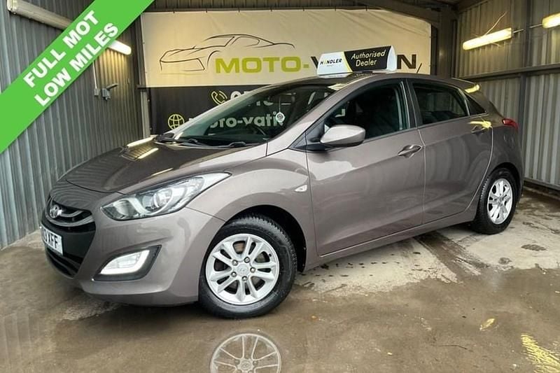 Used Hyundai i30 Active 100 HP (73 kW) 2013 Orange Hatchback