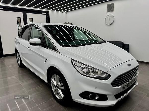Used Ford S-MAX Titanium 150 HP (110 kW) 2017 White MPV