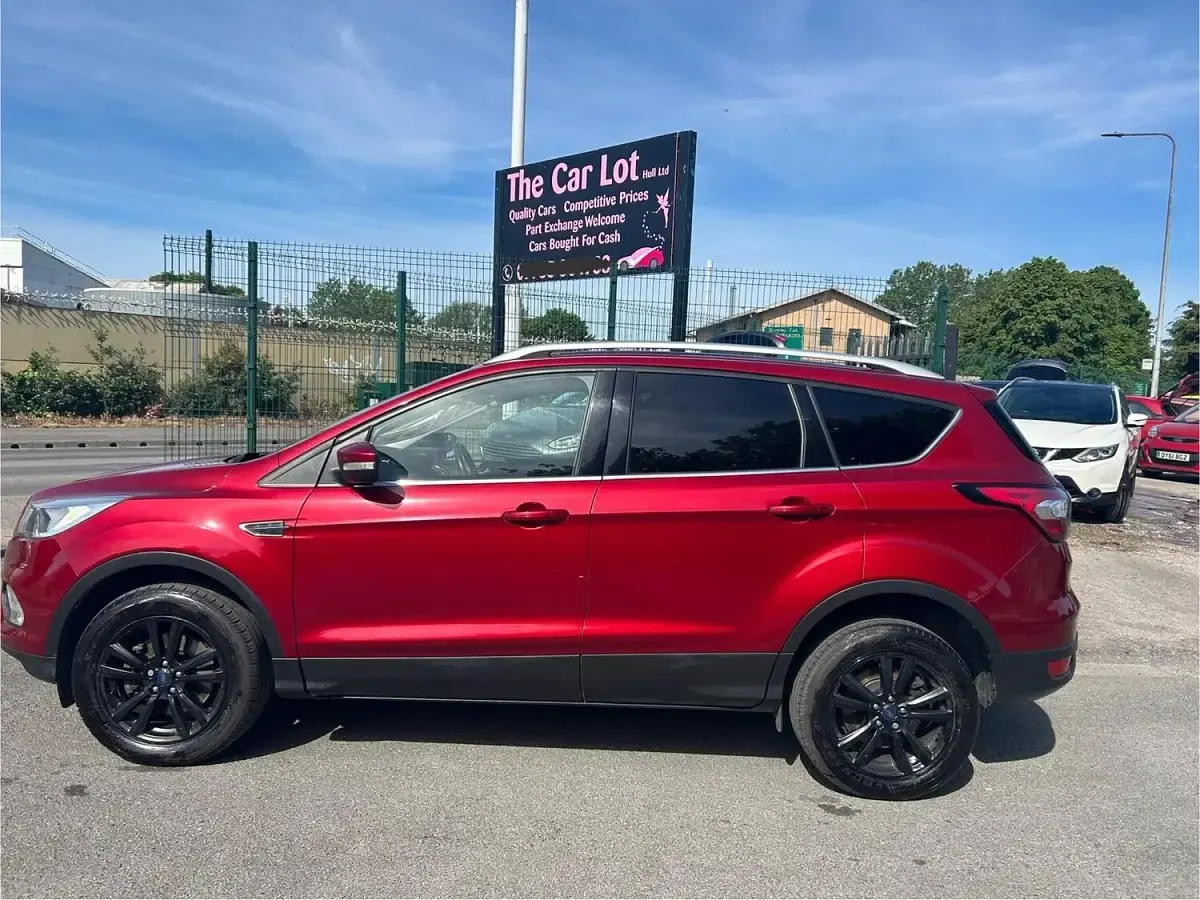 Used Ford Kuga Zetec 120 HP (88 kW) 2017 Red SUV