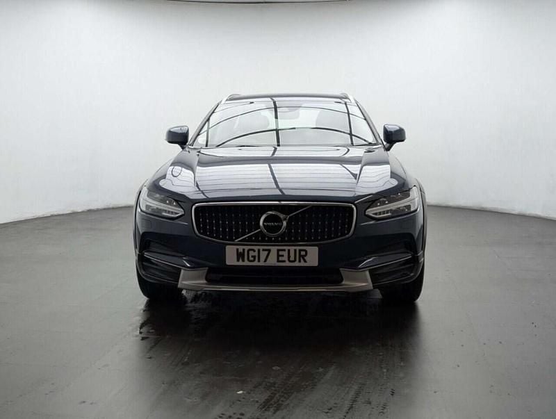 Used Volvo V90 CC Pro 2017 Blue Estate
