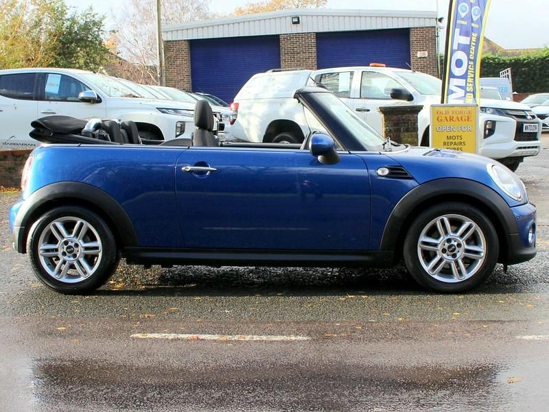 Used Mini Cooper D Cabriolet Chili 112 HP (82 kW) 2013 Blue Cabriolet