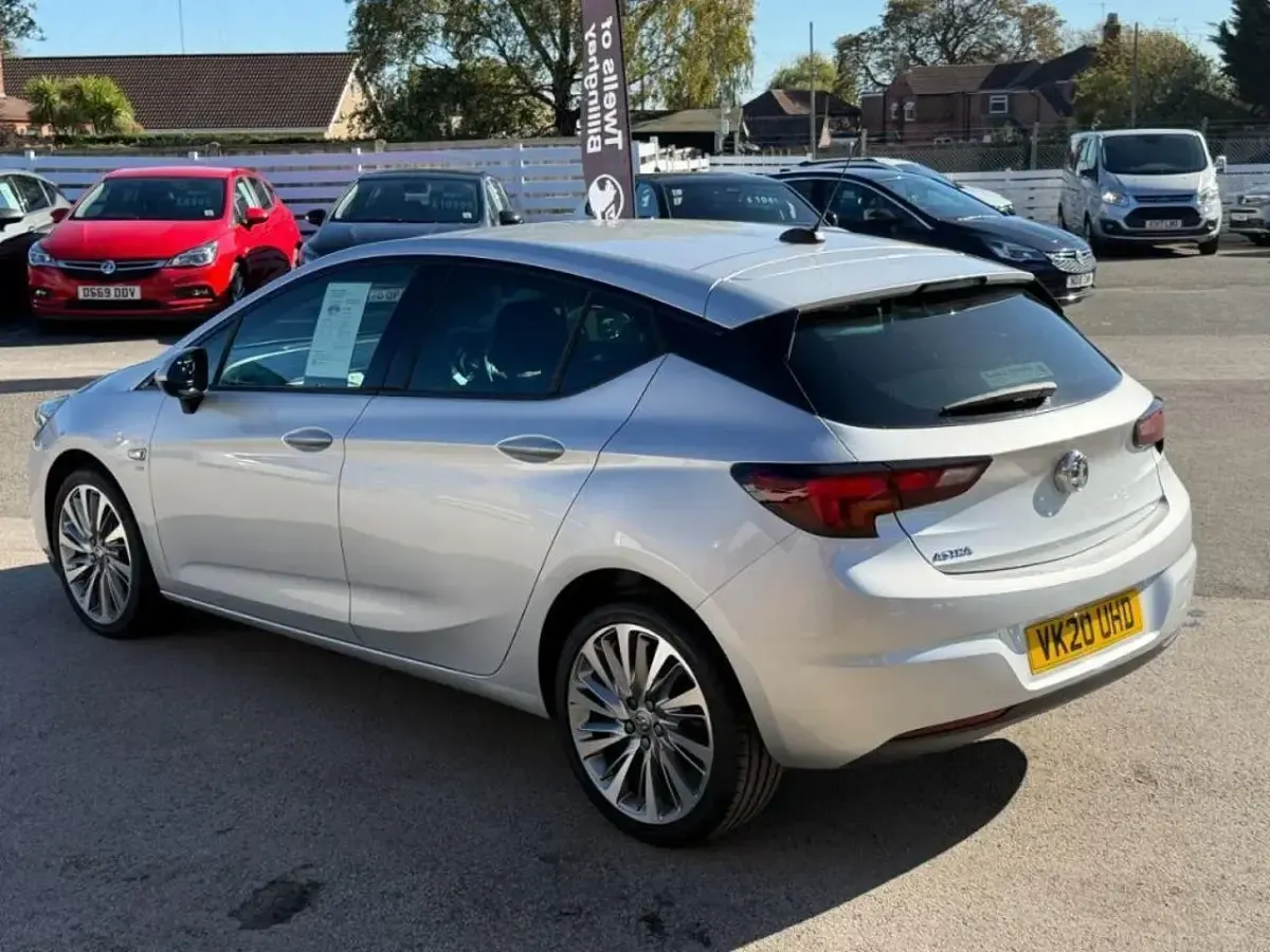 Second-hand Vauxhall Astra SRi 145 CP (106 kW) 2020 Argintiu Hatchback